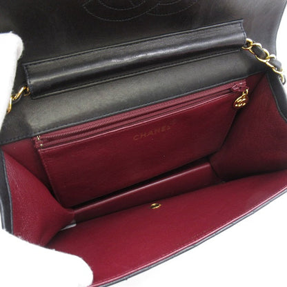 Chanel Quilted Leather Single Flap Bag Leather Crossbody Bag in Good condition