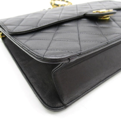 Chanel Quilted Leather Single Flap Bag Leather Crossbody Bag in Good condition