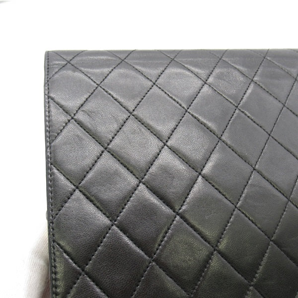 Chanel Quilted Leather Single Flap Bag Leather Crossbody Bag in Good condition