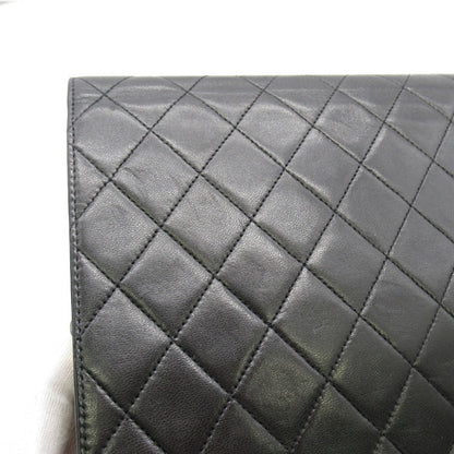 Chanel Quilted Leather Single Flap Bag Leather Crossbody Bag in Good condition