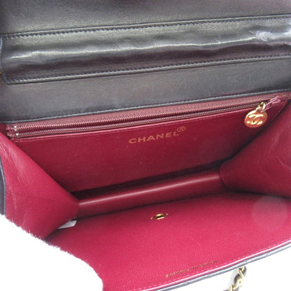 Chanel Quilted Leather Single Flap Bag Leather Crossbody Bag in Good condition