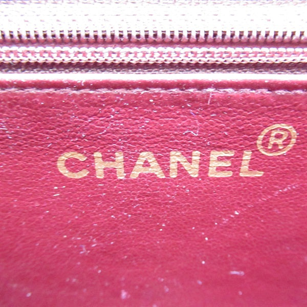 Chanel Quilted Leather Single Flap Bag Leather Crossbody Bag in Good condition
