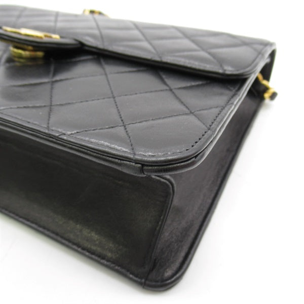 Chanel Quilted Leather Single Flap Bag Leather Crossbody Bag in Good condition