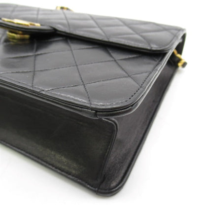 Chanel Quilted Leather Single Flap Bag Leather Crossbody Bag in Good condition