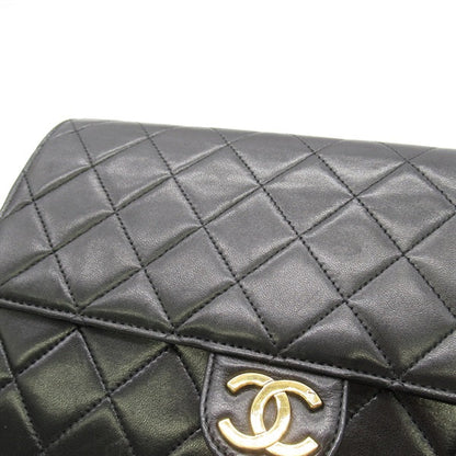 Chanel Quilted Leather Single Flap Bag Leather Crossbody Bag in Good condition