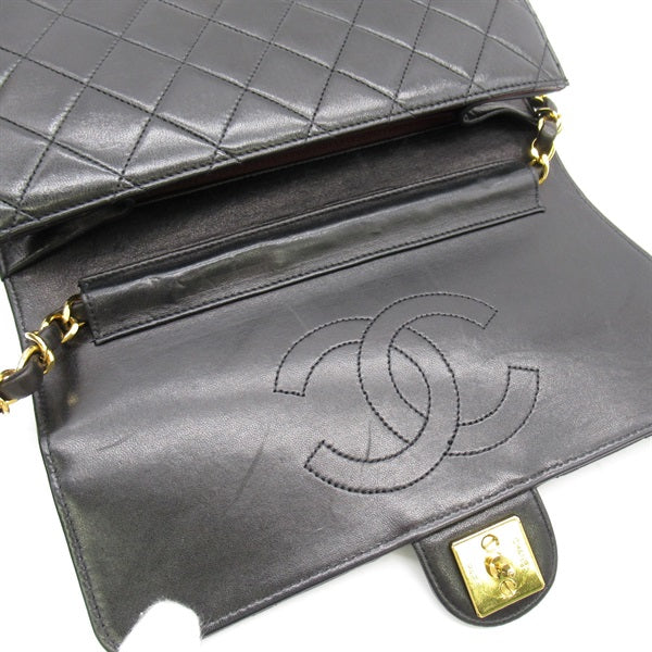 Chanel Quilted Leather Single Flap Bag Leather Crossbody Bag in Good condition