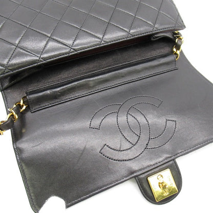 Chanel Quilted Leather Single Flap Bag Leather Crossbody Bag in Good condition