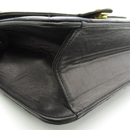 Chanel Quilted Leather Single Flap Bag Leather Crossbody Bag in Good condition