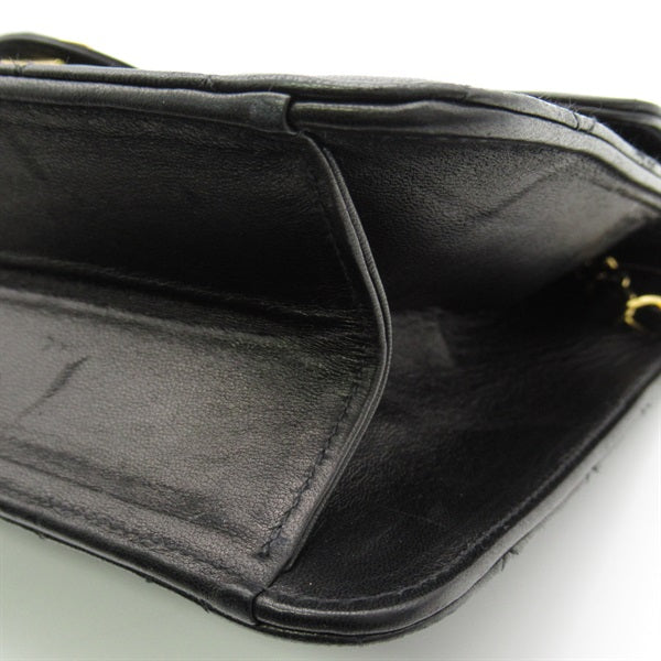 Chanel Quilted Leather Single Flap Bag Leather Crossbody Bag in Good condition