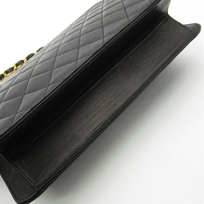 Chanel Quilted Leather Single Flap Bag Leather Crossbody Bag in Good condition