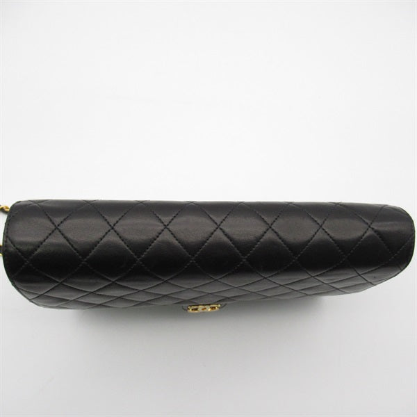 Chanel Quilted Leather Single Flap Bag Leather Crossbody Bag in Good condition