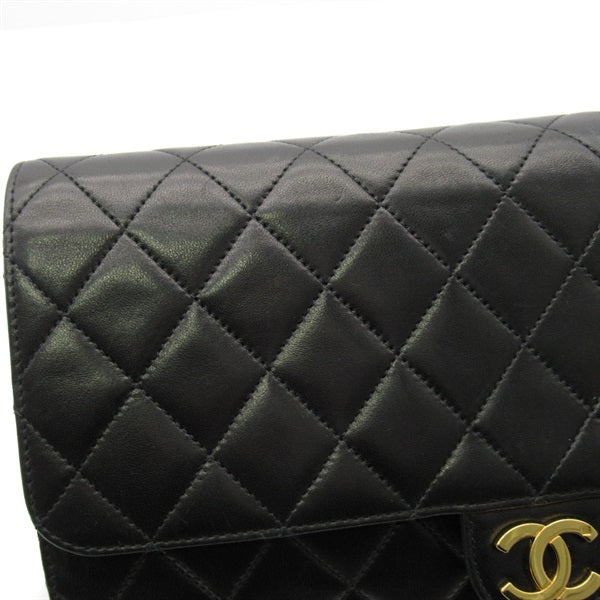 Chanel Quilted Leather Single Flap Bag Leather Crossbody Bag in Good condition
