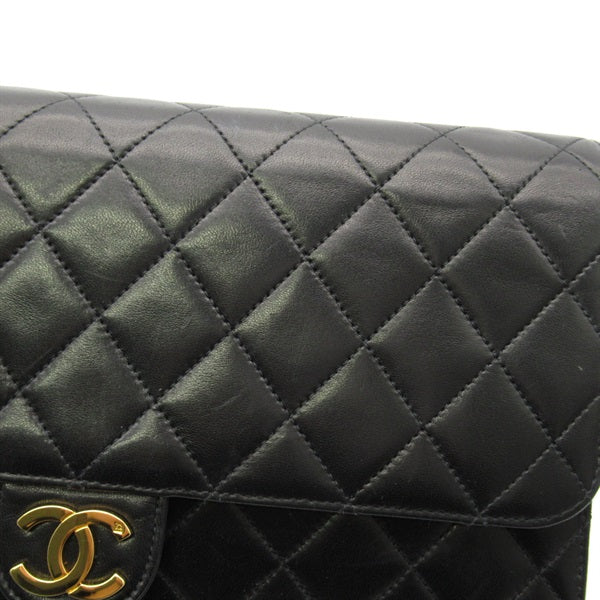 Chanel Quilted Leather Single Flap Bag Leather Crossbody Bag in Good condition