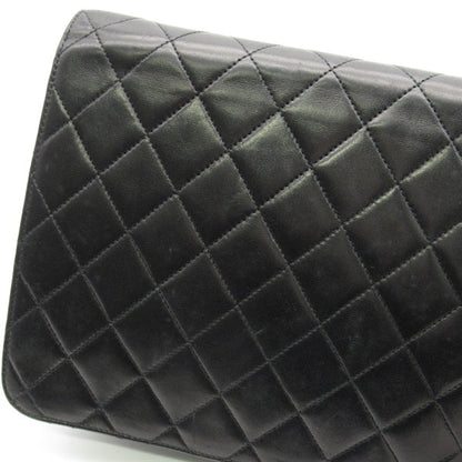 Chanel Quilted Leather Single Flap Bag Leather Crossbody Bag in Good condition