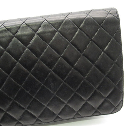 Chanel Quilted Leather Single Flap Bag Leather Crossbody Bag in Good condition
