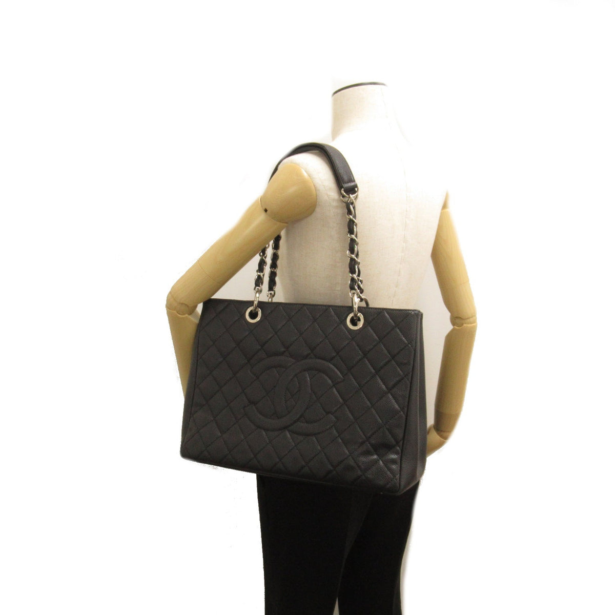 Chanel Caviar GST Leather Tote Bag A50995 in Good condition