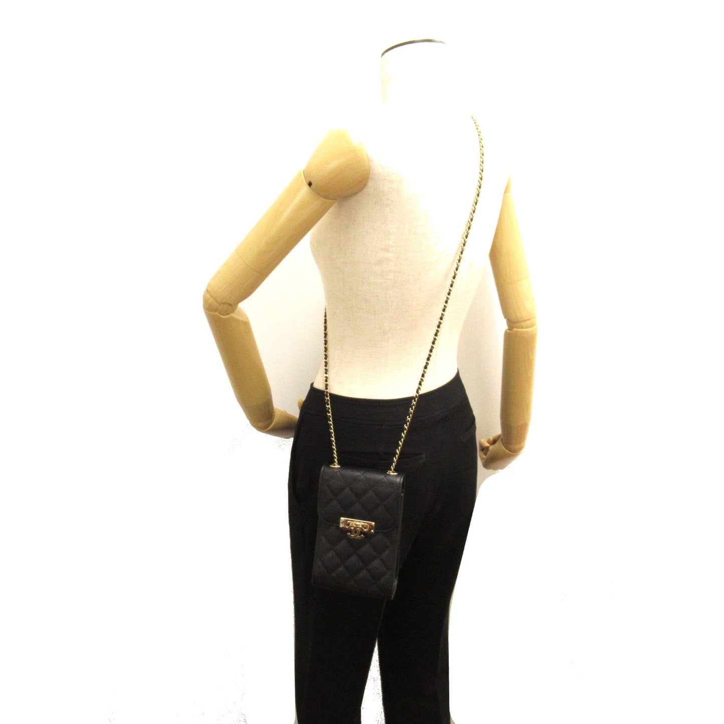 Chanel Matelasse Phone Holder Leather Shoulder Bag in Good condition