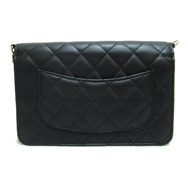 Chanel CC Quilted Leather Pearl Chain Flap Bag Leather Shoulder Bag in Good condition
