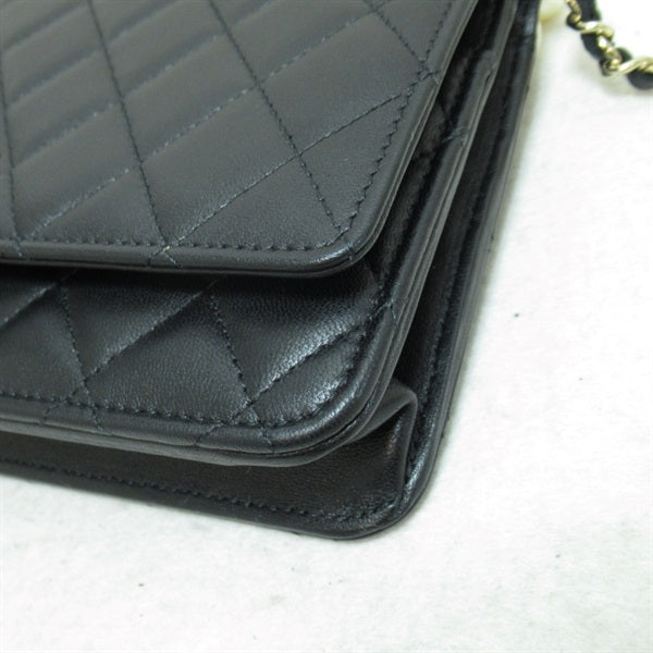 Chanel CC Quilted Leather Pearl Chain Flap Bag Leather Shoulder Bag in Good condition