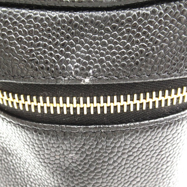 Chanel CC Caviar Vertical Vanity Case Leather Handbag in Good condition