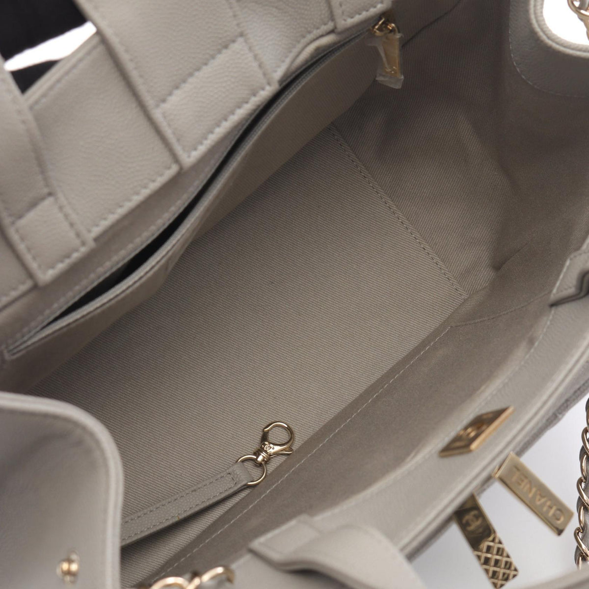 Chanel Business Affinity Calf Shoulder Bag