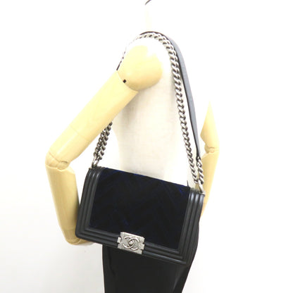 Chanel Boy Chain Shoulder Bag Leather Shoulder Bag 23195690 in Good condition