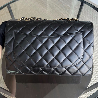 Jumbo Classic Flap Single Flap Quilted Lambskin Black Gold Hardware