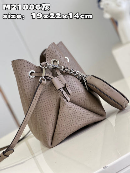 Franco Shops - Louis Vuittons  - 15774