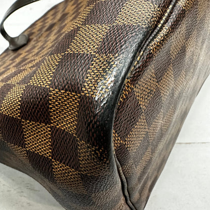 HandBag Luxury Designer By Louis Vuitton  Size: Large