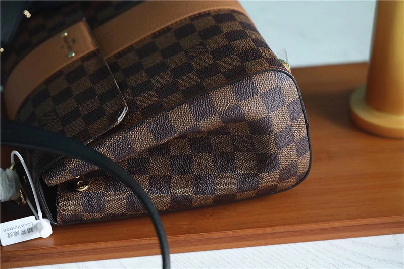 The Franco Shops - Louis Vuittons  - 7984