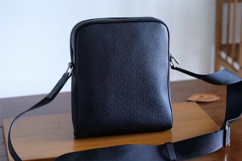 Franco Shops - Louis Vuittons  - 10373