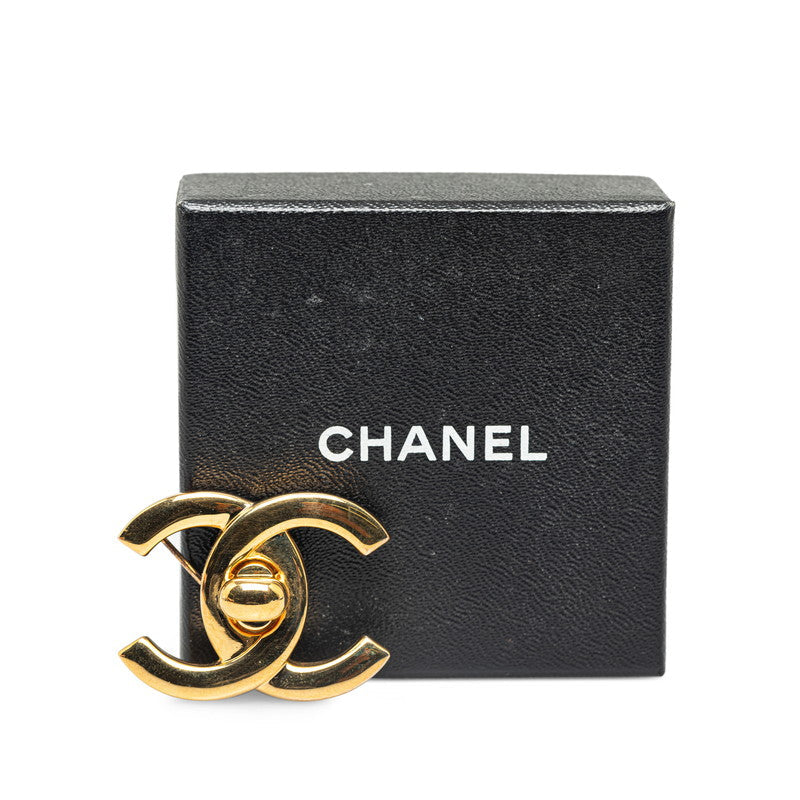 Chanel CC Turnlock Logo Brooch Metal Brooch in Excellent condition