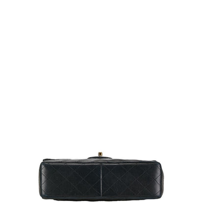 Chanel Medium Classic Double Flap Bag  Leather Shoulder Bag in Good condition