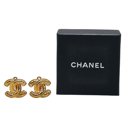 Chanel Quilted CC Clip On Earrings Metal Earrings in Good condition