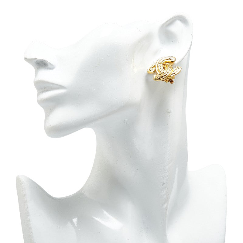 Chanel Quilted CC Clip On Earrings Metal Earrings in Good condition