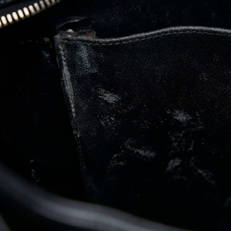 Chanel CC Patent Leather Medallion Tote Leather Tote Bag in Good condition