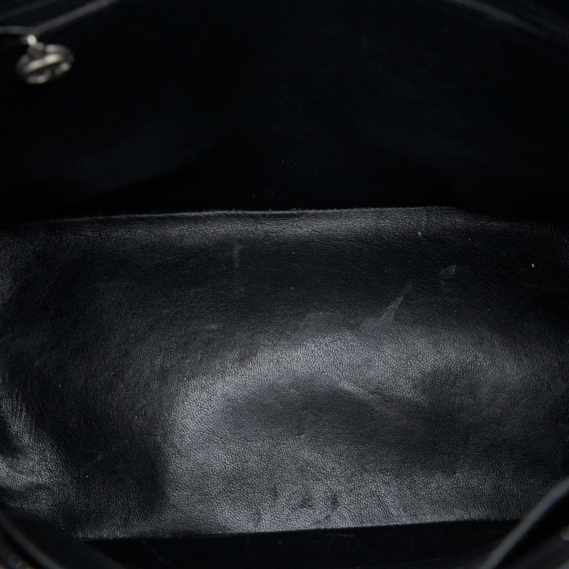 Chanel CC Patent Leather Medallion Tote Leather Tote Bag in Good condition