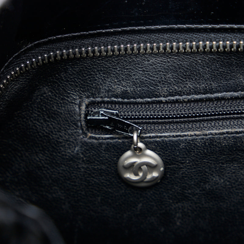 Chanel CC Patent Leather Medallion Tote Leather Tote Bag in Good condition