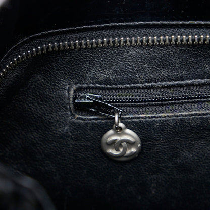 Chanel CC Patent Leather Medallion Tote Leather Tote Bag in Good condition