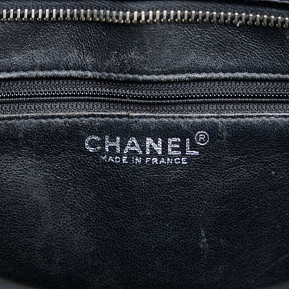 Chanel CC Patent Leather Medallion Tote Leather Tote Bag in Good condition