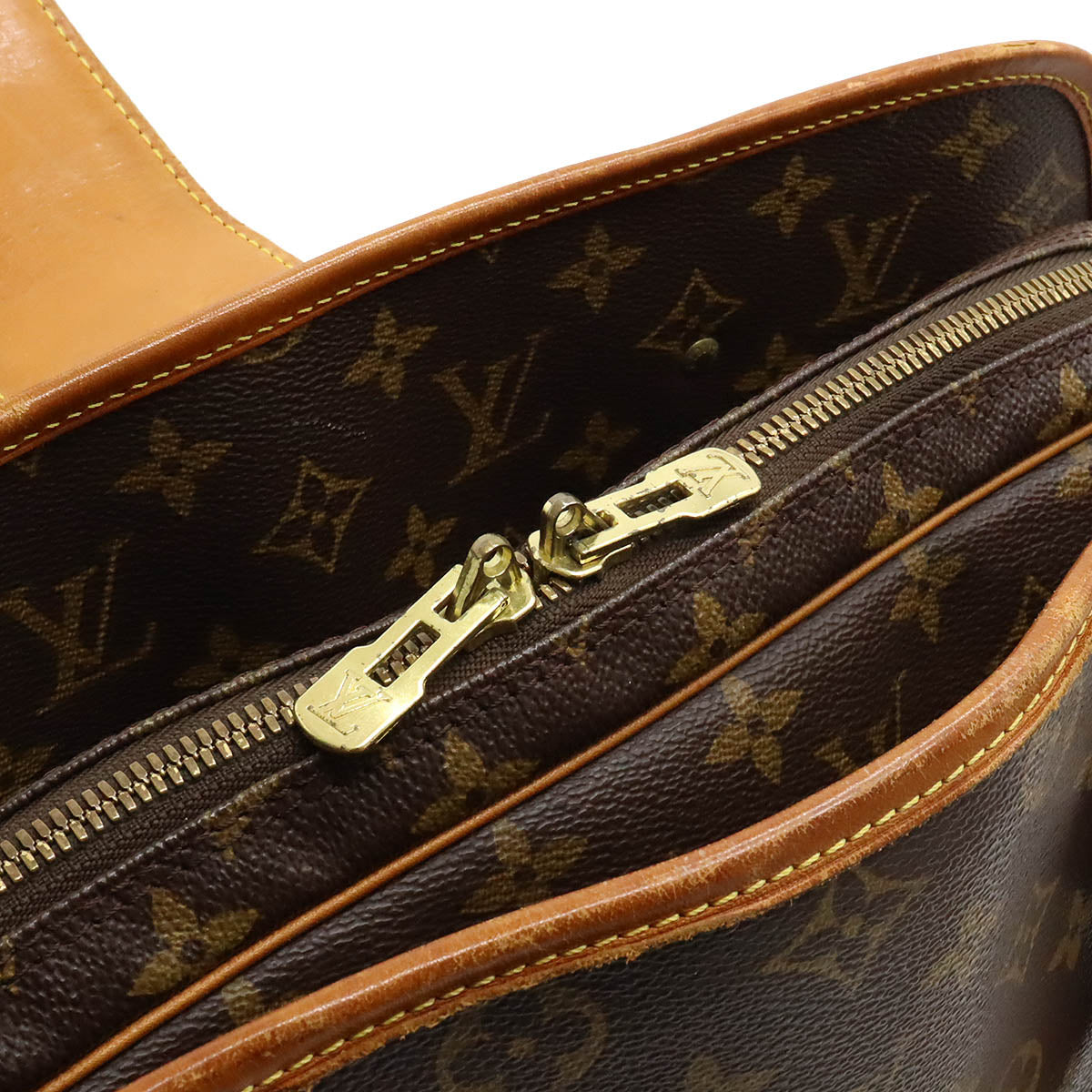 Louis Vuitton Rivoli Document Bag M53380