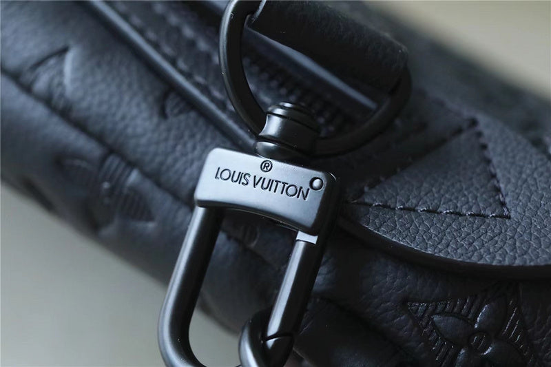 Franco Shops - Louis Vuittons  - 9952