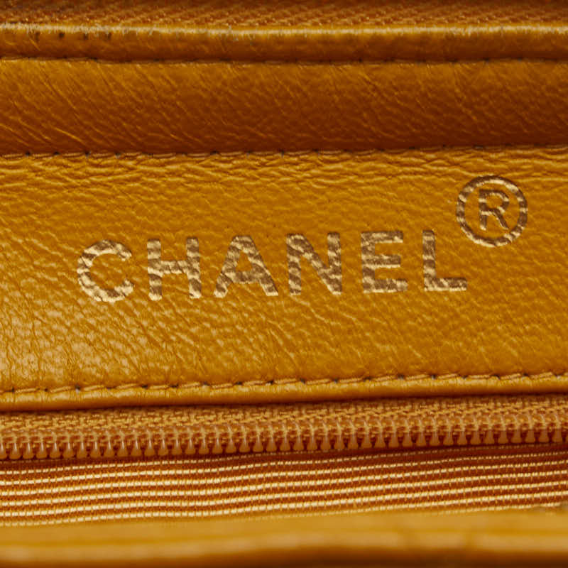 Chanel Quilted Caviar Chain Shoulder Bag Leather Shoulder Bag in Good condition