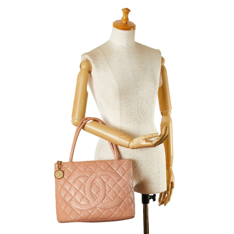 Chanel CC Caviar Medallion Tote  Leather Tote Bag in Good condition