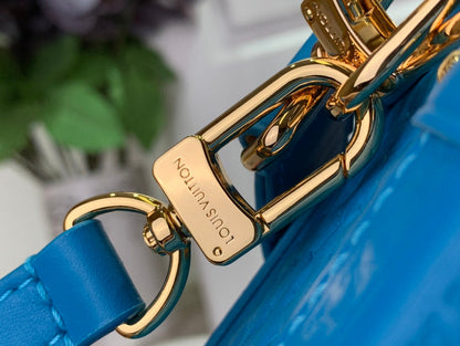 Franco Shops - Louis Vuittons  - 15744