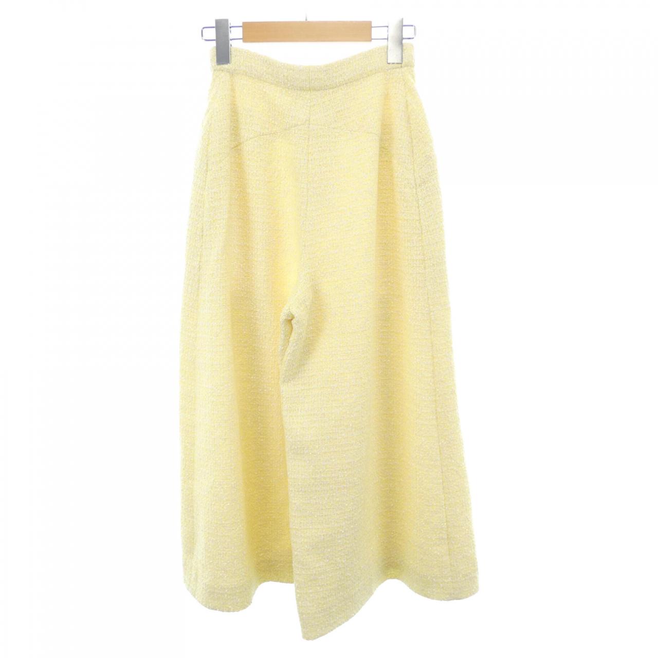 Chanel P61101V46464 Pants