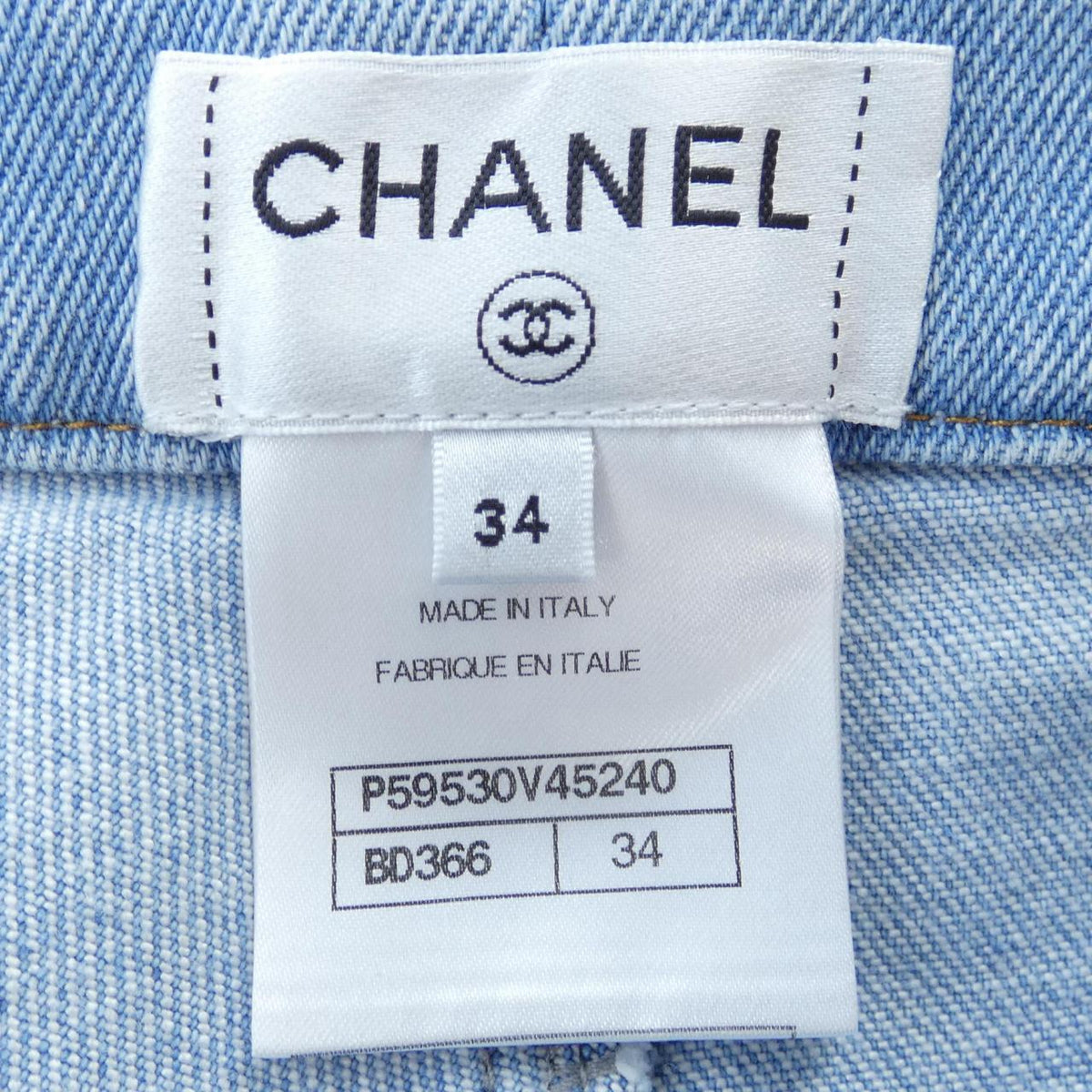Chanel P59530V45240 18B Jeans