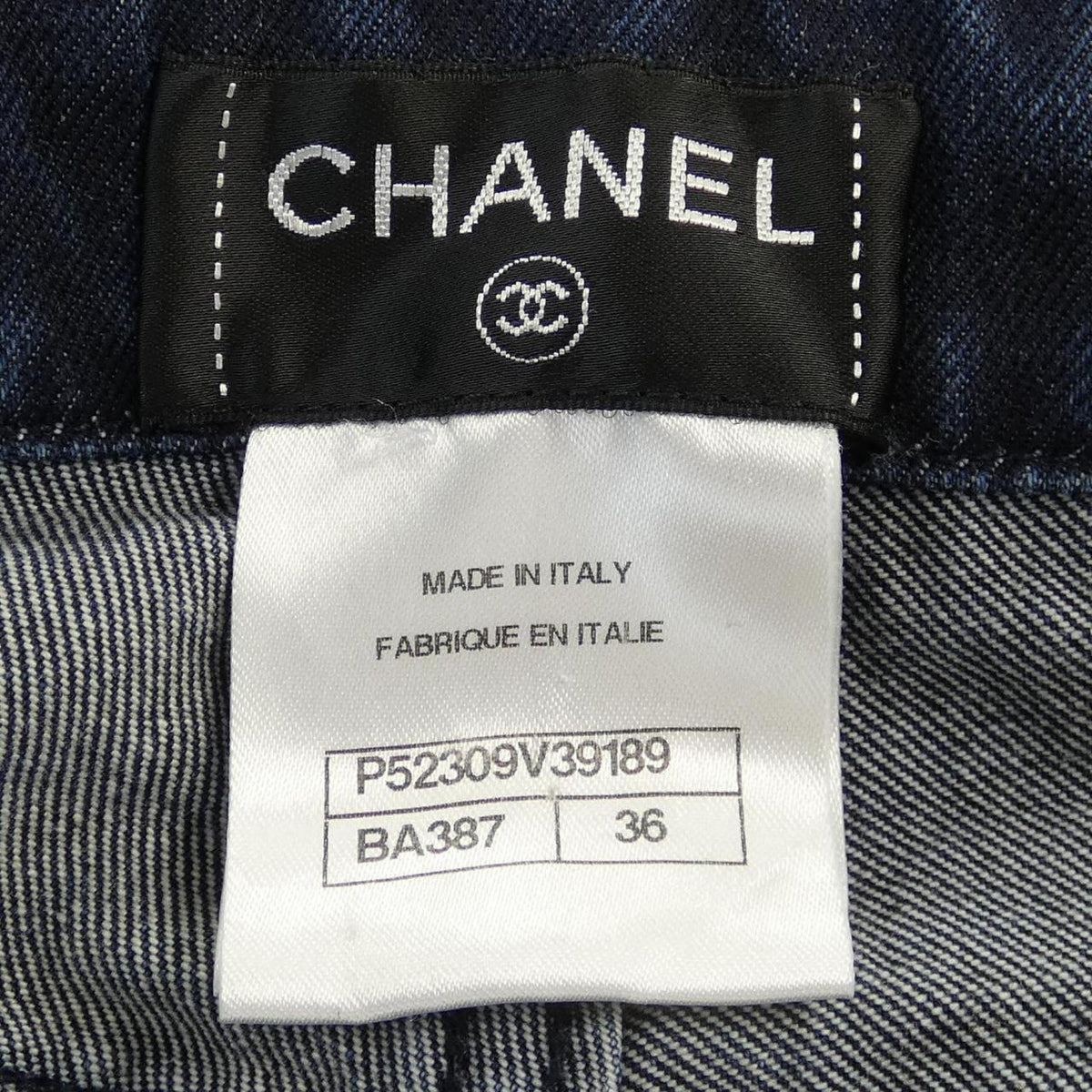 Chanel P52309V39189 Jeans