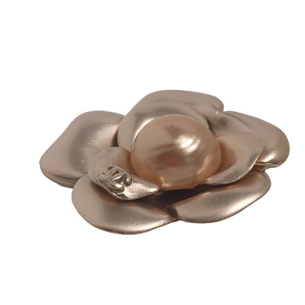 CHANEL Brooch metal Champagne Gold corsage CC logo camellia OOT Women Used
