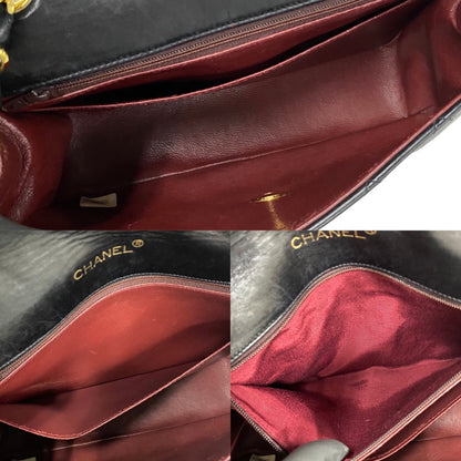Chanel CC Matelasse Flap Bag  Leather Crossbody Bag in Good condition